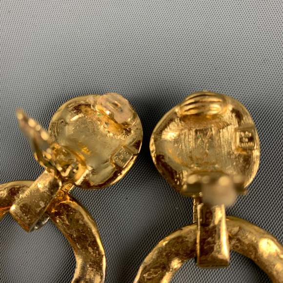 YVES SAINT LAURENT Rive Gauche Gold Hammered Metal Clip-On Earrings - Picture 3 of 3